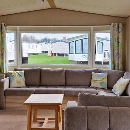 8 Berth Caravan For Hire At Manor Park Near To A Great Beach Ref 23041C Hunstanton Eksteriør bilde