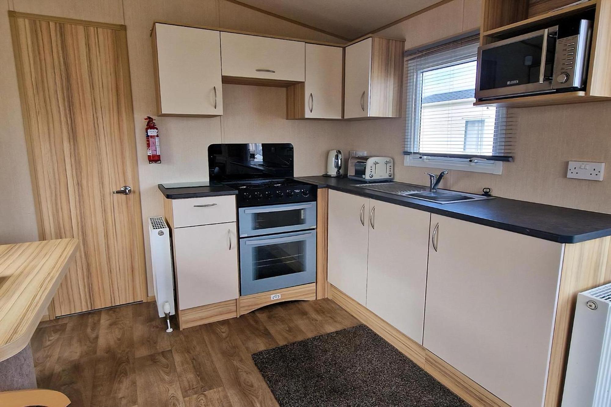 8 Berth Caravan For Hire At Manor Park Near To A Great Beach Ref 23041C Hunstanton Eksteriør bilde